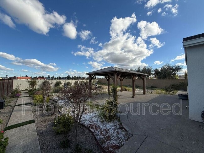 Building Photo - 1136 Crescent Ave