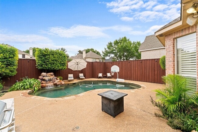 Building Photo - 3312 Westover Dr