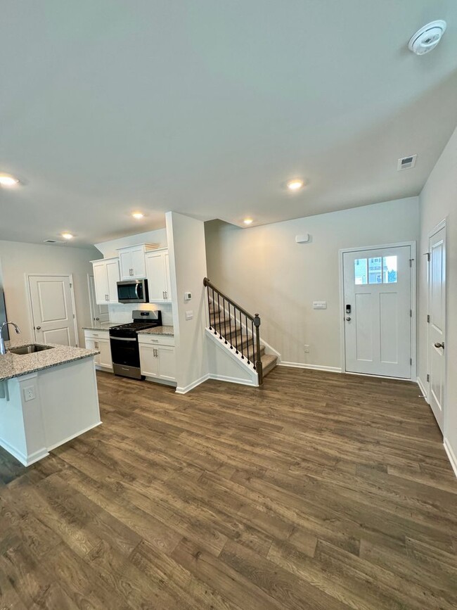 Building Photo - New 3BR/2.5BA Home in Hamilton Woods