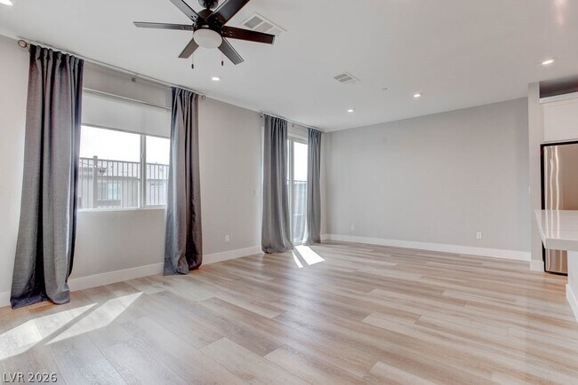 Building Photo - 646 Infinity Rdg St