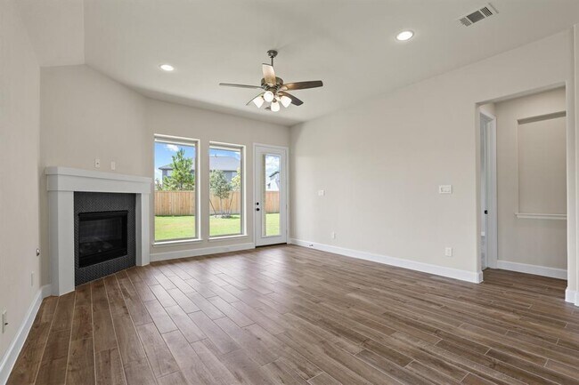 Building Photo - 18511 Wolf Mountain Ln