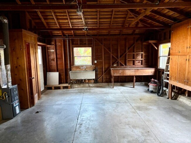 Building Photo - 145 Sylvan Ave