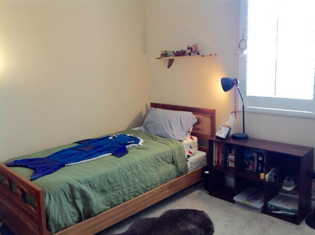 Building Photo - 1117 Mt Dana Dr