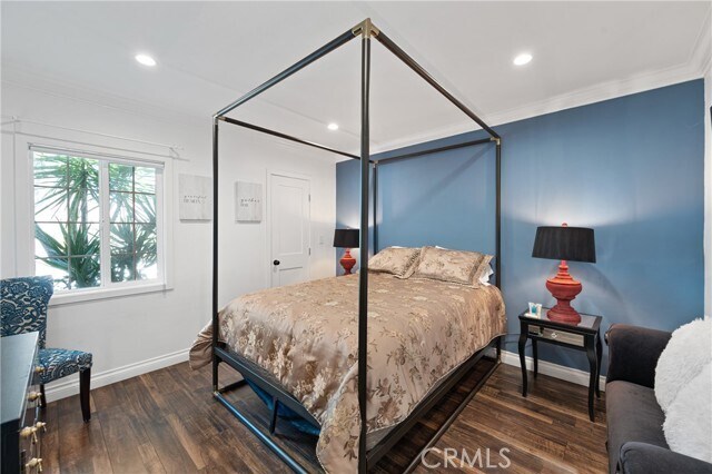 Building Photo - 20852 Kittridge St