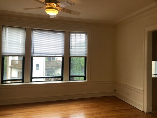 Building Photo - 1126 W Pratt Blvd