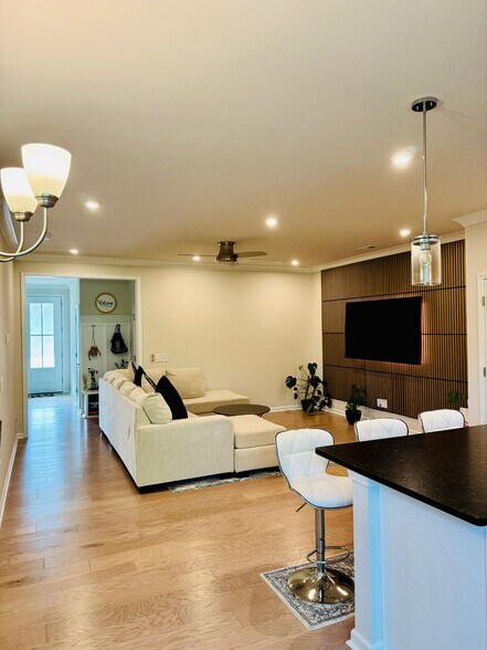 Building Photo - 529 Madison Falls Ct