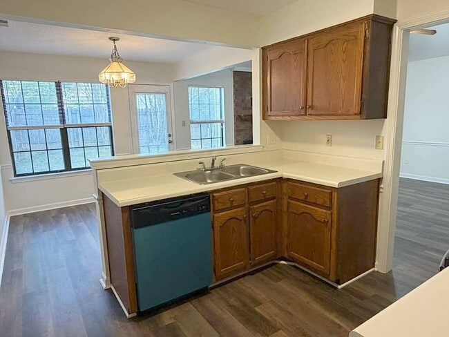 Building Photo - 6914 Snyder Rd