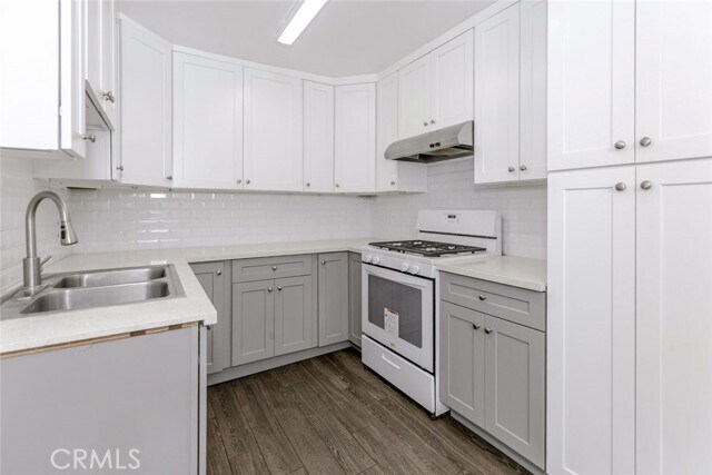 Building Photo - 914 E Elk Ave