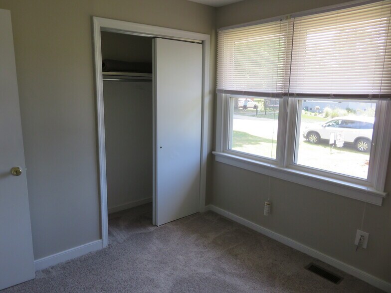 Building Photo - 4824 Belle Glade Dr