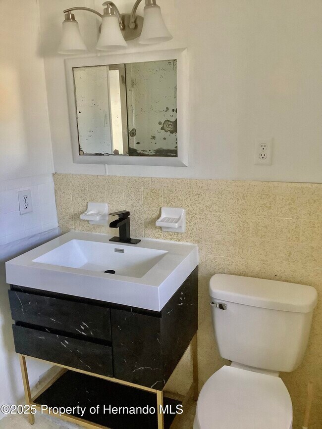 Building Photo - 7322 Pinehurst Dr