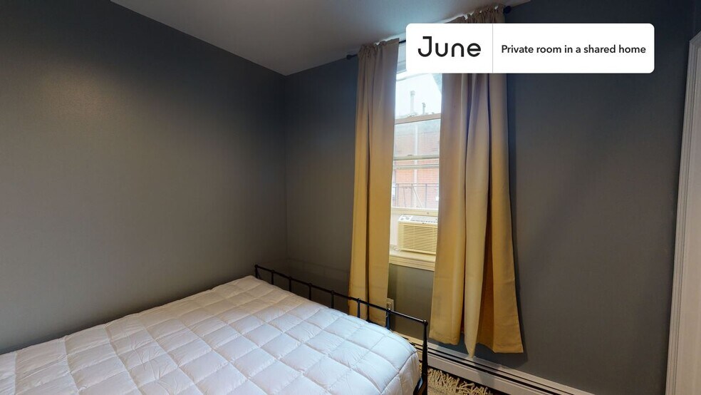 Building Photo - Room in Shared 3 bed/1 bath home