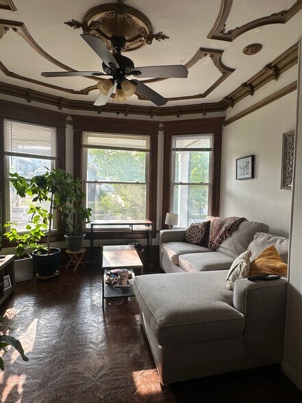 Living room - 2531 N Murray Ave