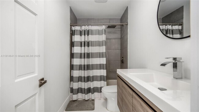 Building Photo - 17750 SW 80th Ct