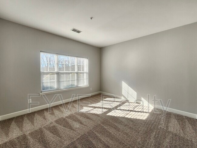 Building Photo - 8441 Callabee Way