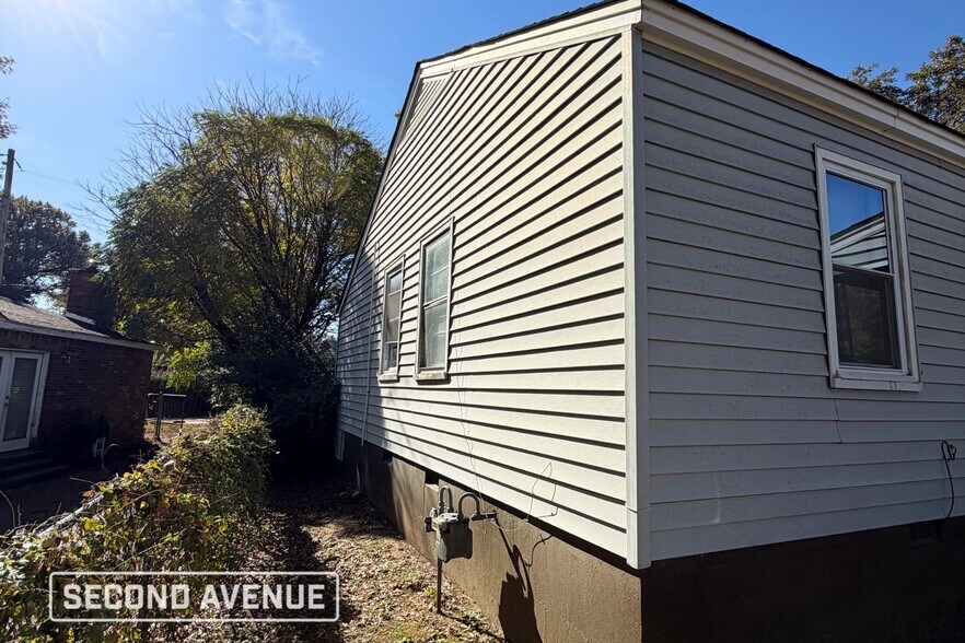 Building Photo - 2709 Henley Dr