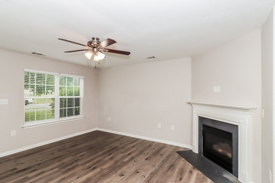 Building Photo - 6225 Summerour Place