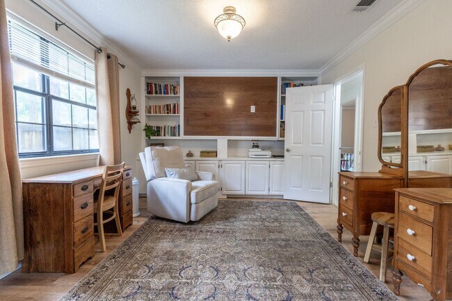 Building Photo - Coming Soon – Home in Lake Forest! | 100 S...