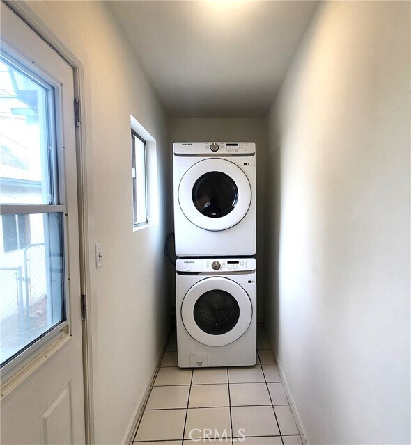 Building Photo - 2820 7th Ave