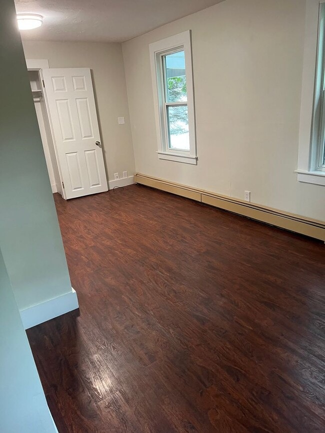 Building Photo - 5 Elm St