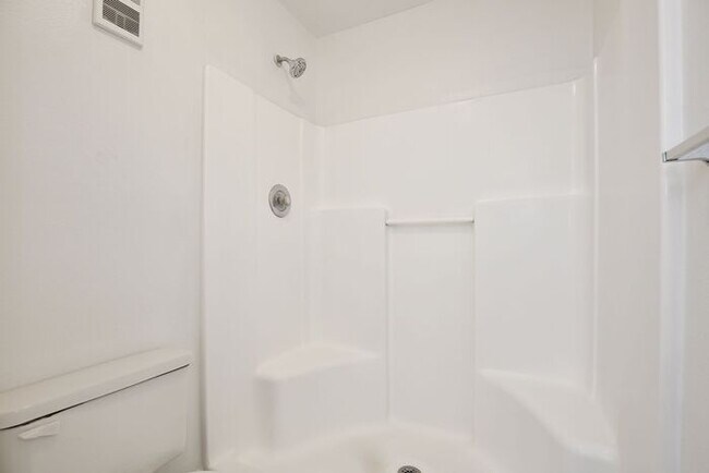 Building Photo - Spacious 3/2 Condo with a Cover Patio Area in the Desirable Palm Villas - Kissimmee!