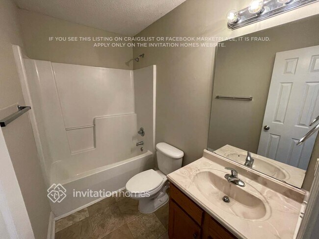 Building Photo - 5311 Oaktree Dr