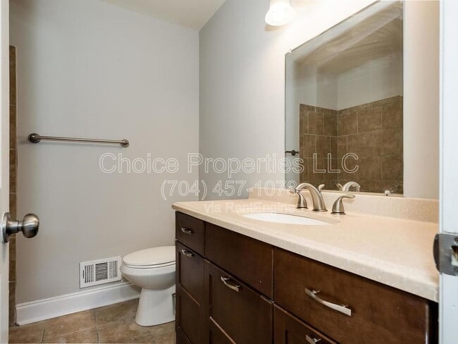 Building Photo - 6827 Woodstream Dr