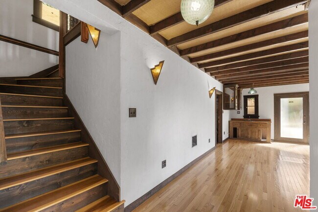 Building Photo - 1409 Avon Park Terrace