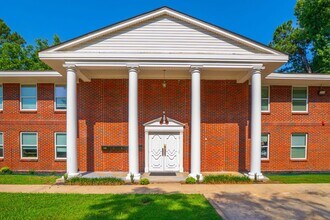Building Photo - 7800 Choctaw Rd