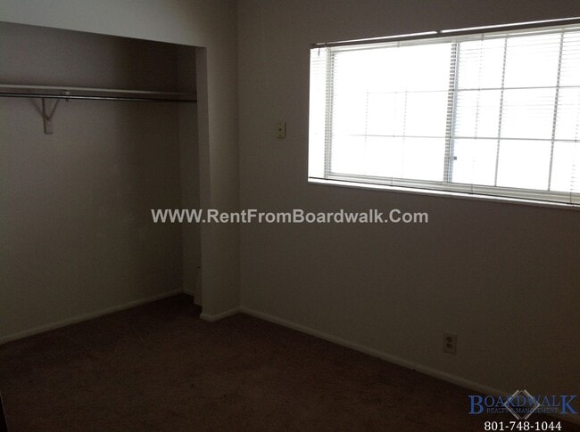 Building Photo - Spacious 2 Bed 2 Bath Magna Duplex With Pr...
