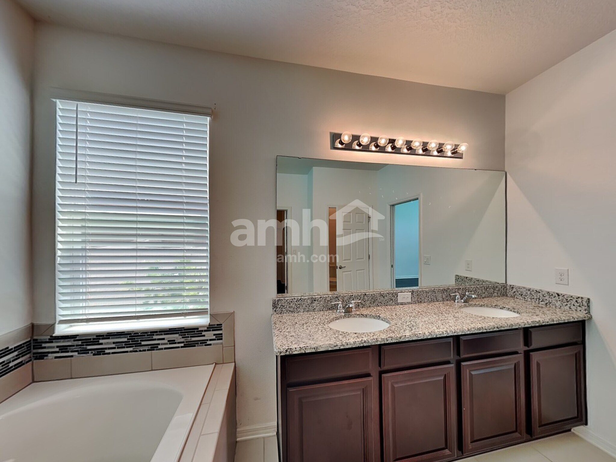Building Photo - 5405 Manchester Dr