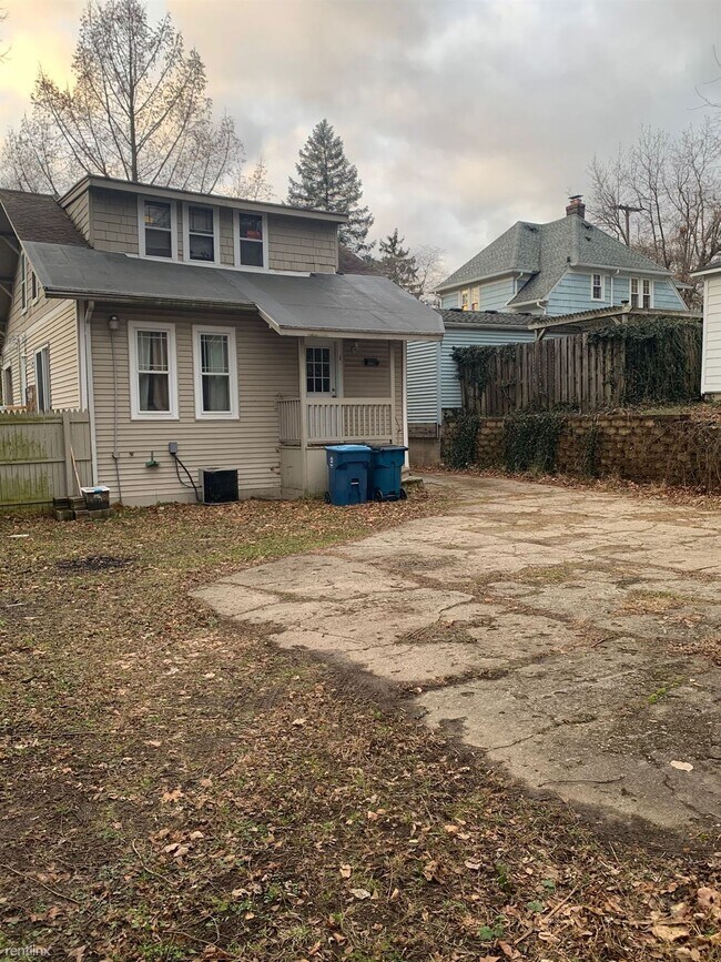 Building Photo - 409 Sprague Ave