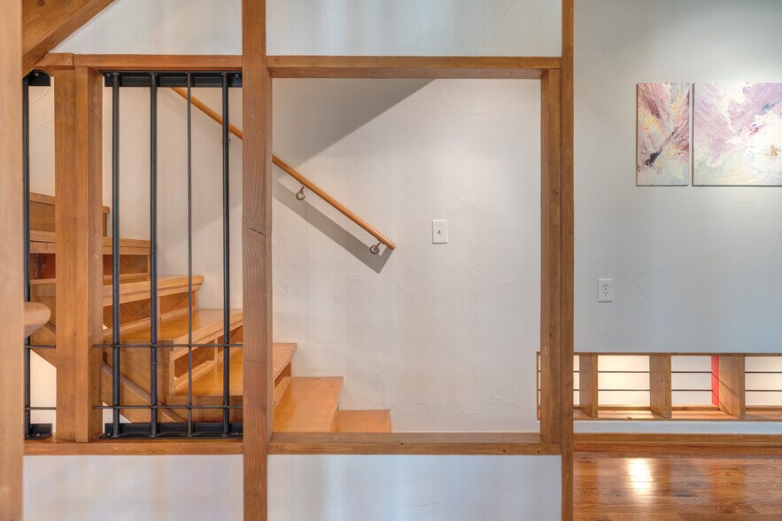 Second Floor Hall - 300 John Lemley Ln