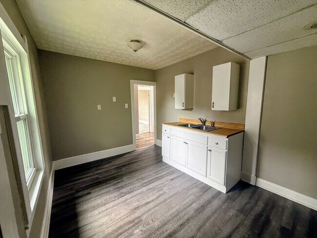 Building Photo - Wellman Duplex