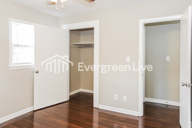 Building Photo - 3463 Darlene Cir NW