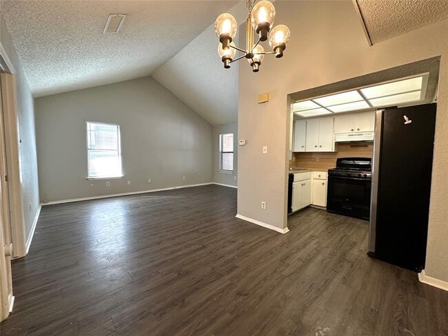 Building Photo - 903 Milford Way