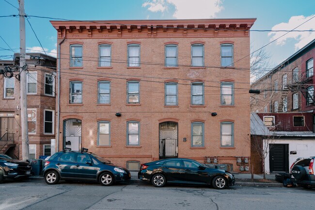 Building Photo - 10 S Miller St