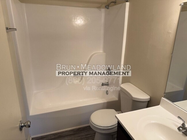 Building Photo - 1930 Lovell Rd