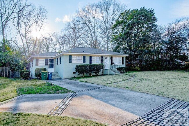 Building Photo - 129 Westover Dr