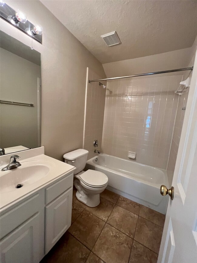 Building Photo - 7535 Park Bend Ln