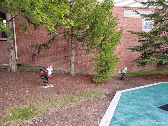 Building Photo - 2765 Barclay Way