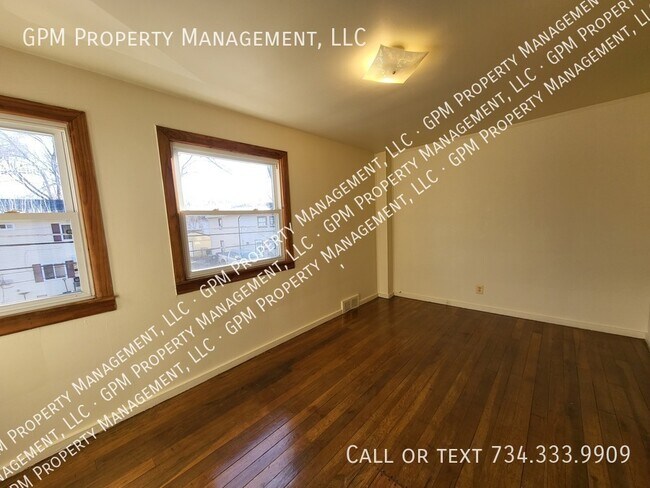 Building Photo - 2210 Delton Ct