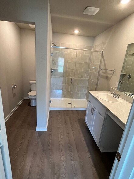 Building Photo - 25553 Blossom Ct