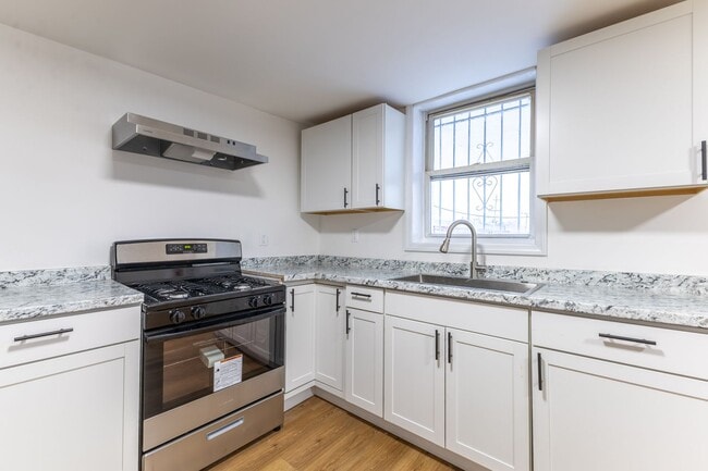 Primary Photo - Fully Renovated 3-Bedroom Apartment – Seco...