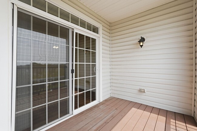 Building Photo - 9202 Charleston Dr