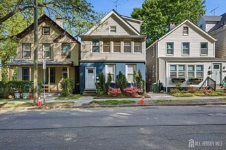 Building Photo - 164 S Ridgewood Rd