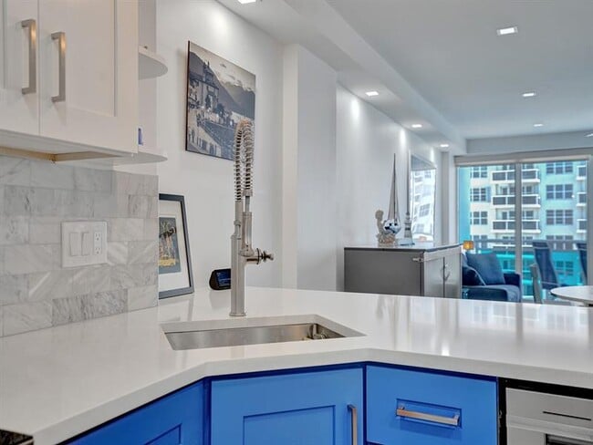 Building Photo - 3430 Galt Ocean Dr