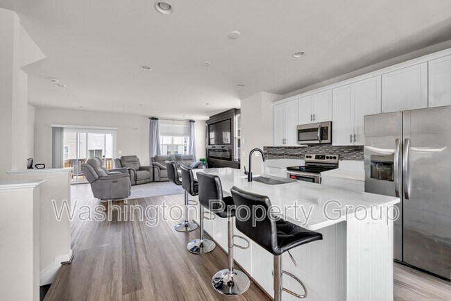 Building Photo - 4013 Singerville Ct