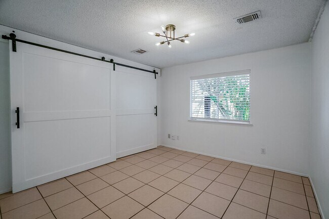 Building Photo - 16827 Whitebrush Loop