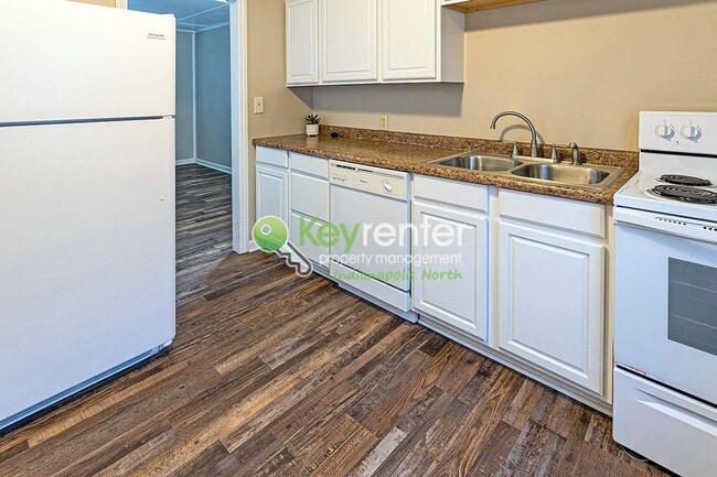 Building Photo - Beautiful Single Family Home - Walking distance to Schools and Downtown