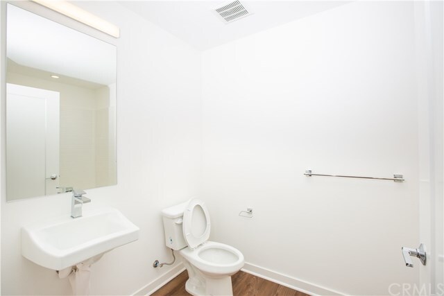 Building Photo - 170 placemark